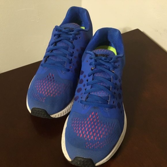 🎧Nike Zoom Size 7.5🎧 - Picture 4 of 10